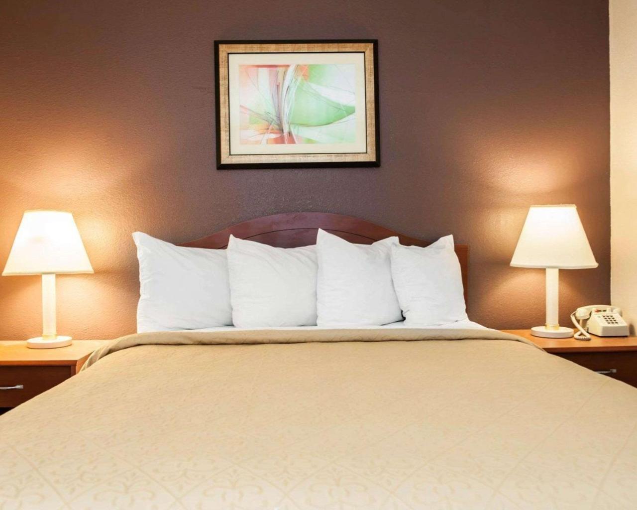 Quality Inn And Suites Indianapolis Exteriör bild
