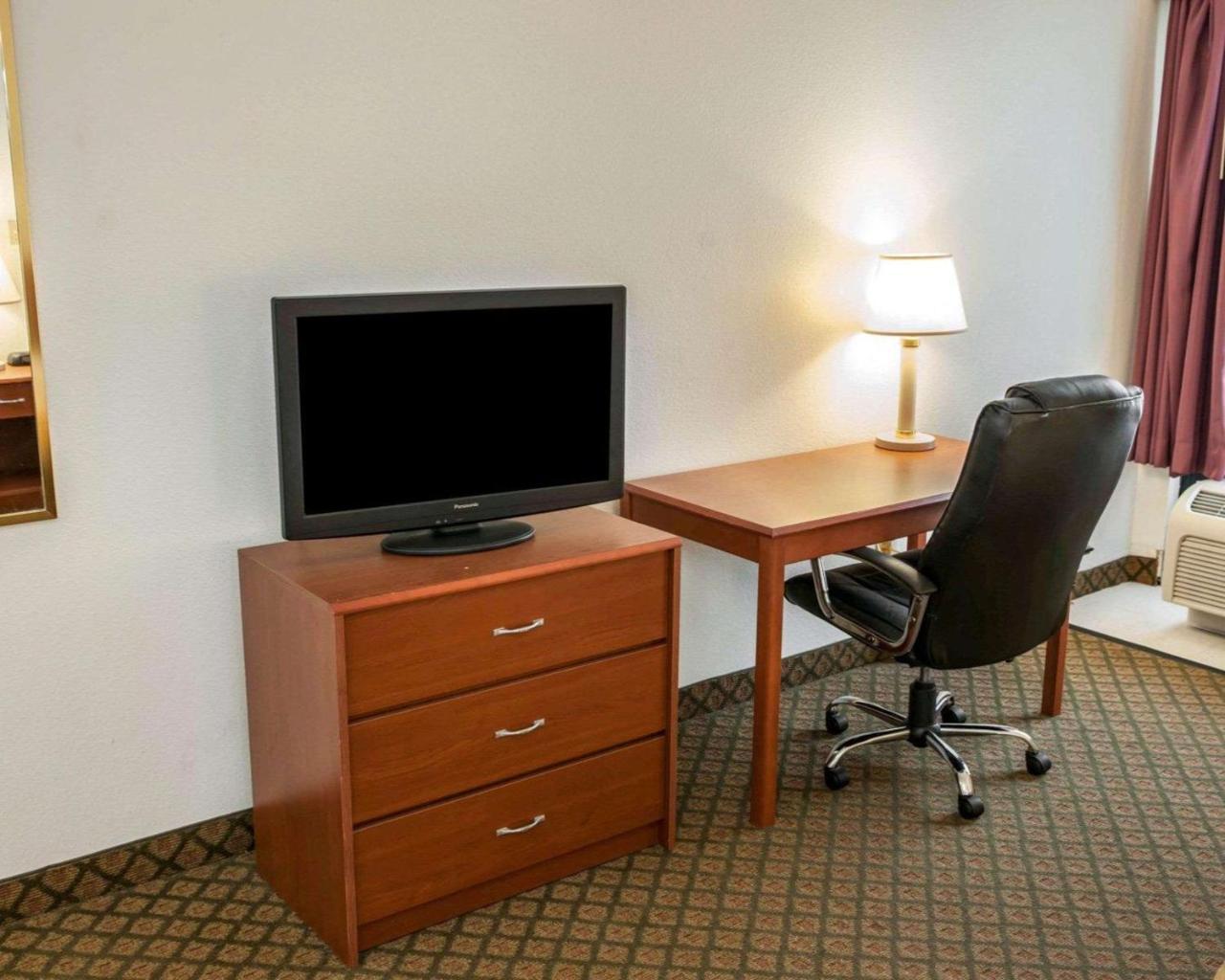Quality Inn And Suites Indianapolis Exteriör bild